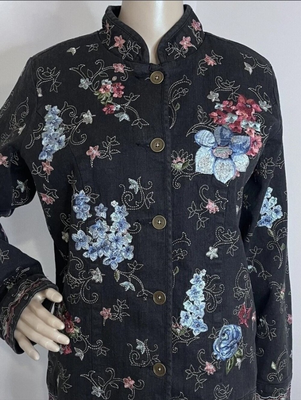 Denim&Co Vintage Women Black Floral Embroiderd Denim Jacket Size Medium